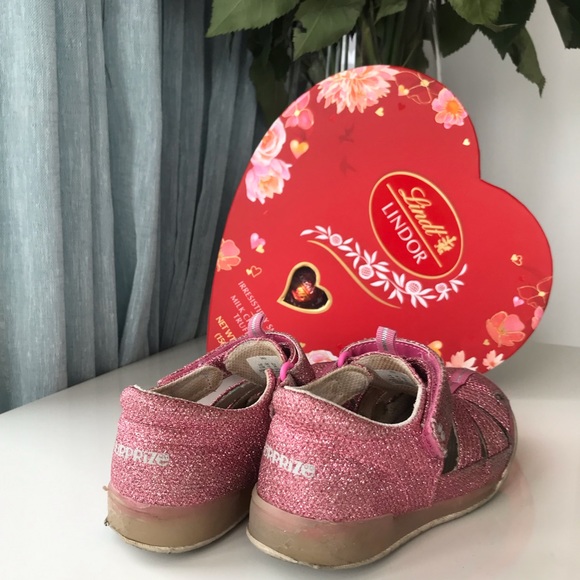 Stride Rite sandals Memory Foam Toddler size 11 LIKE NEW SPARKLE PINK CLOSED TOE - Picture 2 of 7